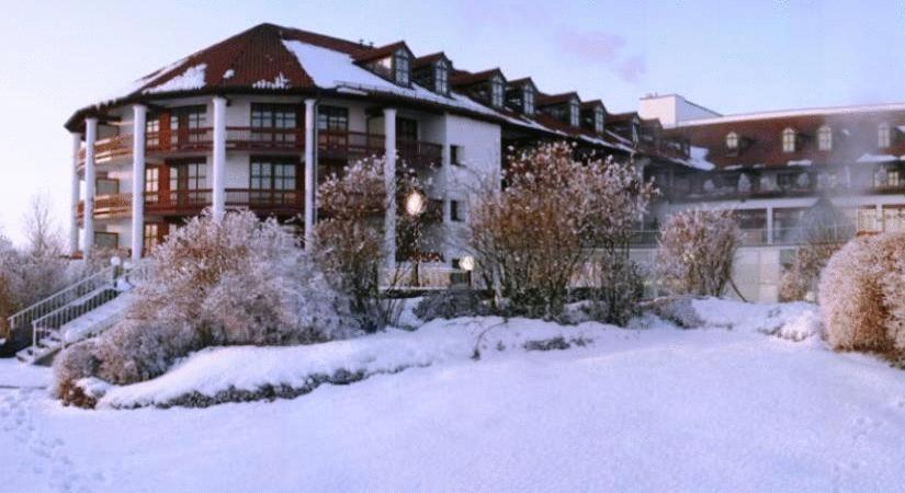 Hotel Furstenhof - Wellness- Und Golfhotel Бад-Грисбах Экстерьер фото